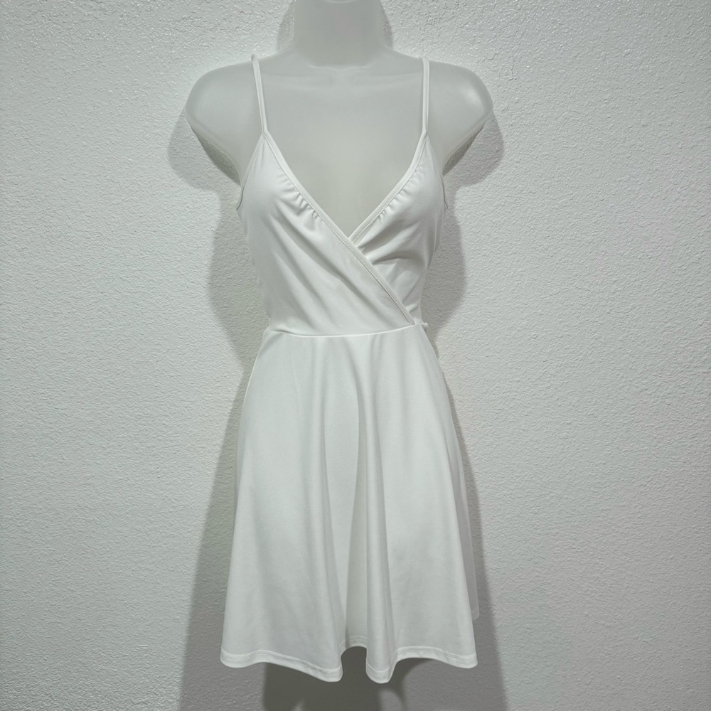 NWT blush mark white wrapped v neck cami a line fit & flare skater dress